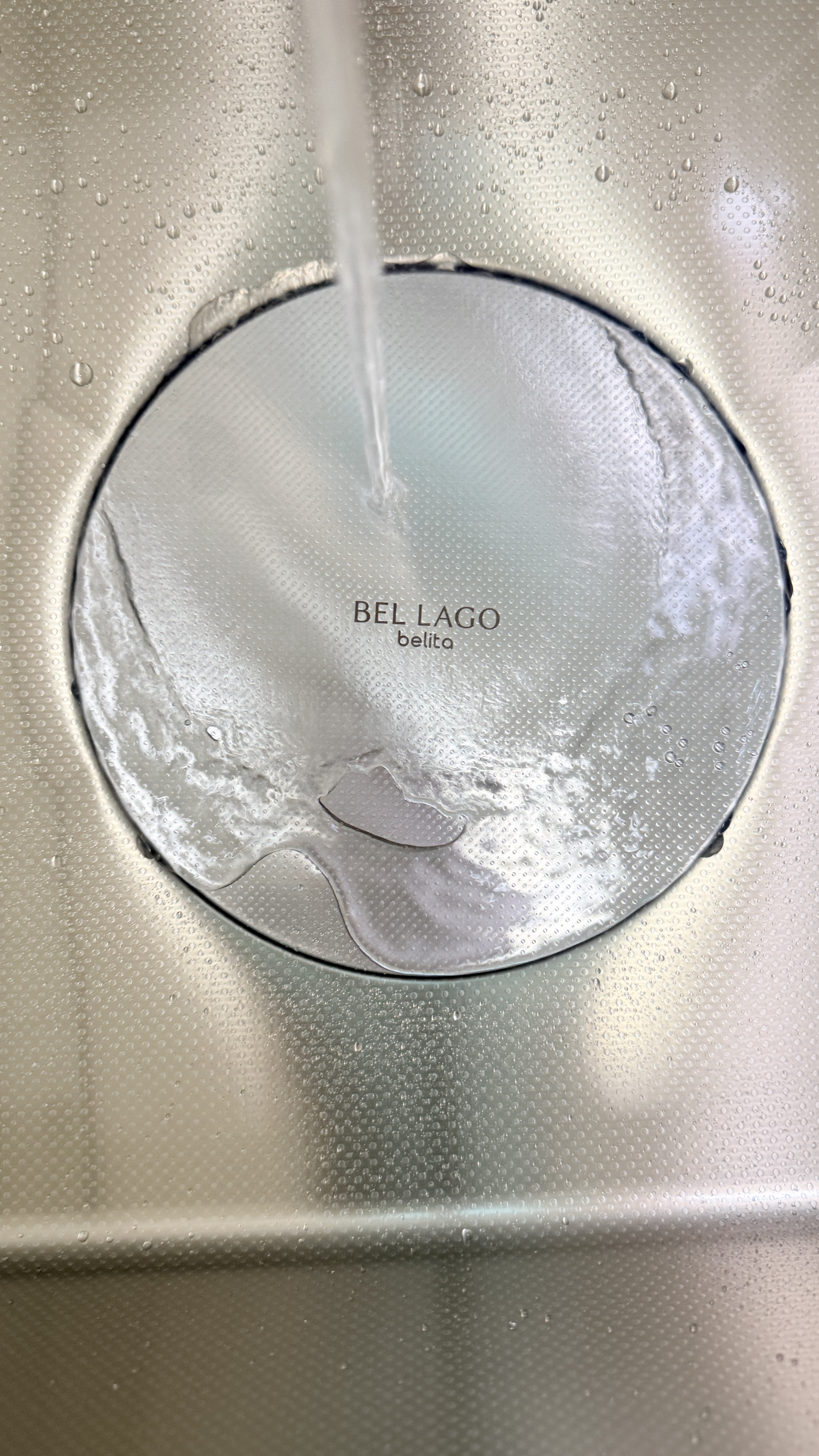 벨라고 벨리타 배수구 — BELLAGO 刻印 클로즈업